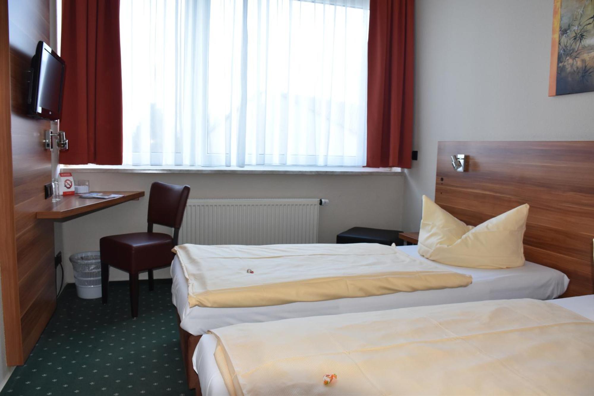 Hotel Westfalia Halle  Rum bild